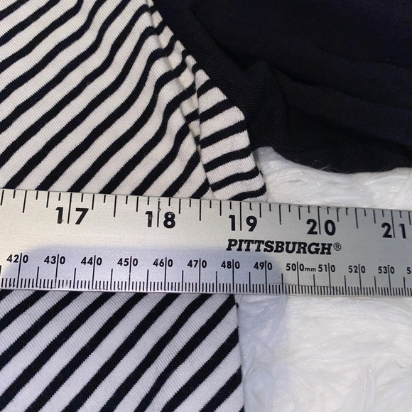 Chico's Weekends Tunic top Flattering stripe pattern Chicos Sz2 - Picture 4 of 6